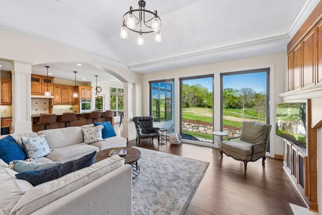 1676 Isabella Parkway, Chaska, MN 55318