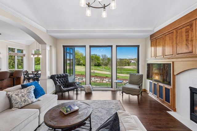 1676 Isabella Parkway, Chaska, MN 55318