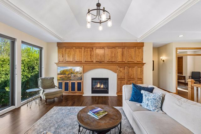 1676 Isabella Parkway, Chaska, MN 55318