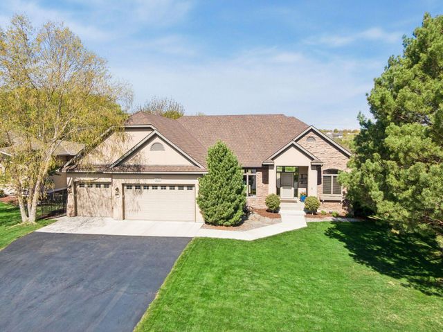 1676 Isabella Parkway, Chaska, MN 55318