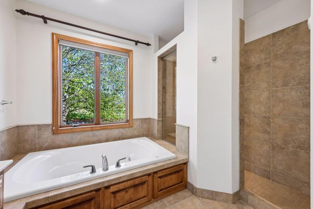 1676 Isabella Parkway, Chaska, MN 55318