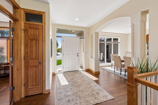 1676 Isabella Parkway, Chaska, MN 55318
