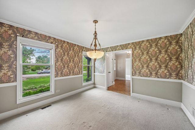 1152 Terre Drive, Libertyville, IL 60048