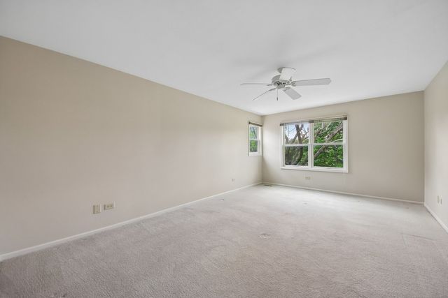 1152 Terre Drive, Libertyville, IL 60048