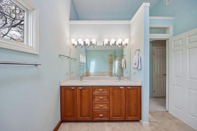1152 Terre Drive, Libertyville, IL 60048