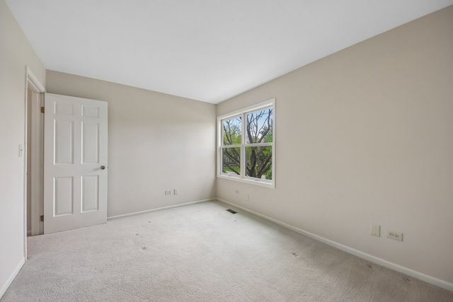1152 Terre Drive, Libertyville, IL 60048