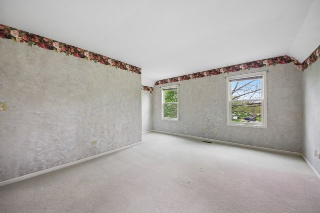 1152 Terre Drive, Libertyville, IL 60048