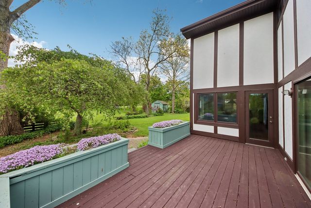 1152 Terre Drive, Libertyville, IL 60048