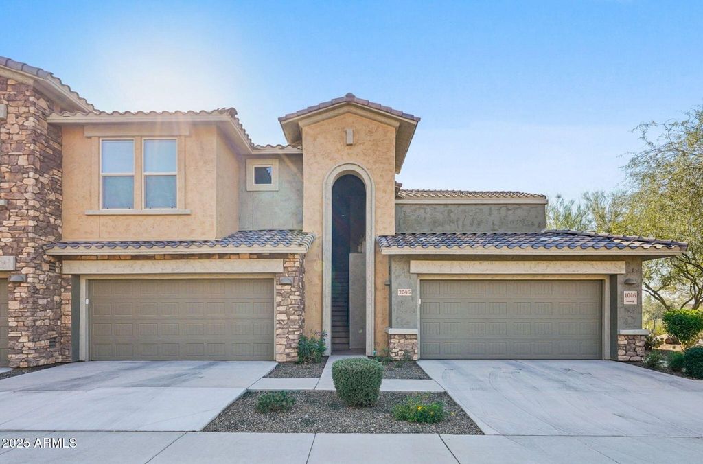 2425 W BRONCO BUTTE Trail 2046, Phoenix, AZ 85085 — photo 2