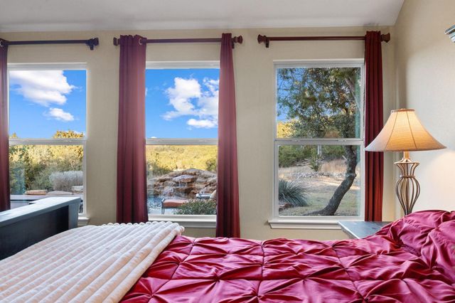 161 Milestone RD, Liberty Hill, TX 78642