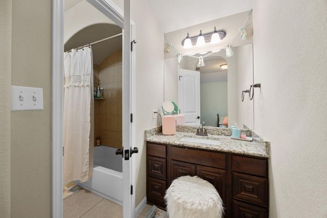 161 Milestone RD, Liberty Hill, TX 78642