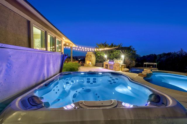 161 Milestone RD, Liberty Hill, TX 78642