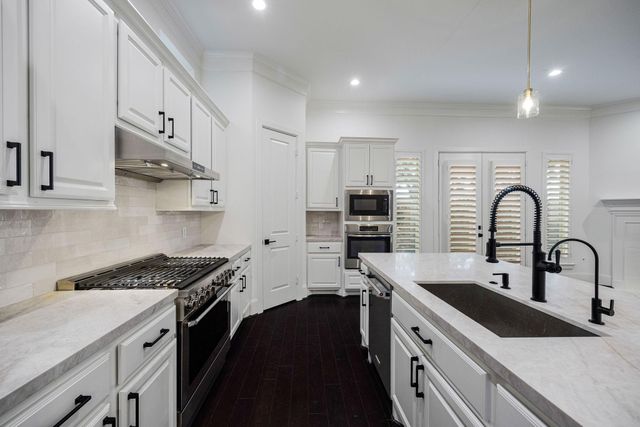 8213 Cabernet Lane, Houston, TX 77055