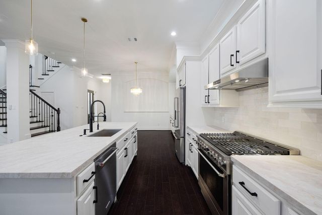 8213 Cabernet Lane, Houston, TX 77055