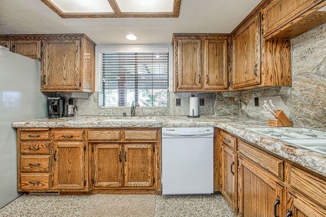 44455 Hillcrest Avenue, Shaver Lake, CA 93664