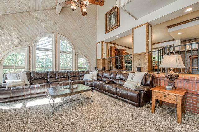 44455 Hillcrest Avenue, Shaver Lake, CA 93664