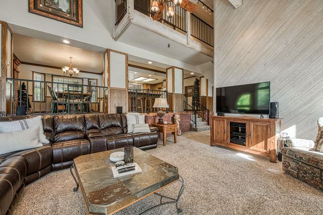 44455 Hillcrest Avenue, Shaver Lake, CA 93664