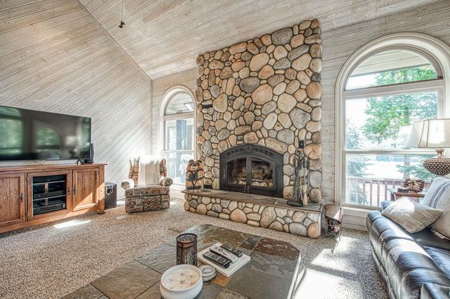 44455 Hillcrest Avenue, Shaver Lake, CA 93664