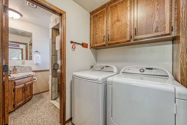 44455 Hillcrest Avenue, Shaver Lake, CA 93664