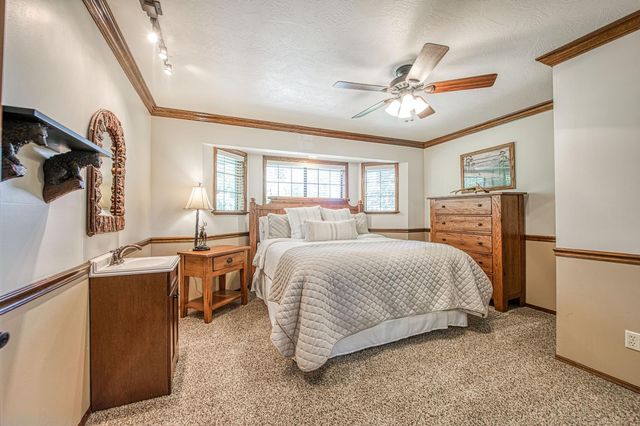 44455 Hillcrest Avenue, Shaver Lake, CA 93664