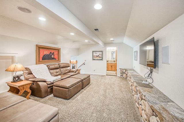 44455 Hillcrest Avenue, Shaver Lake, CA 93664