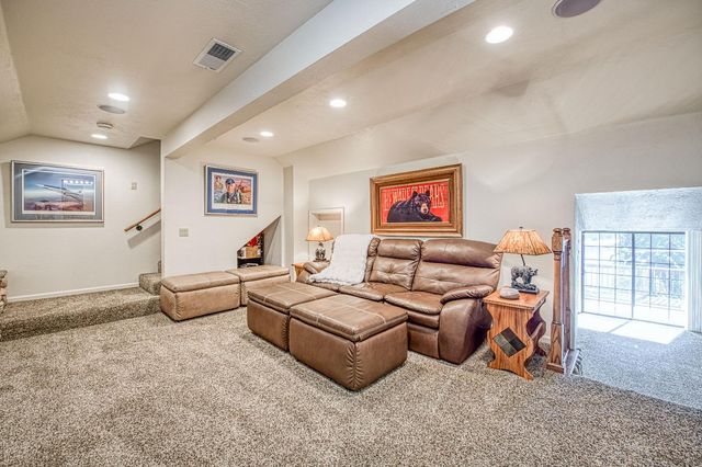 44455 Hillcrest Avenue, Shaver Lake, CA 93664