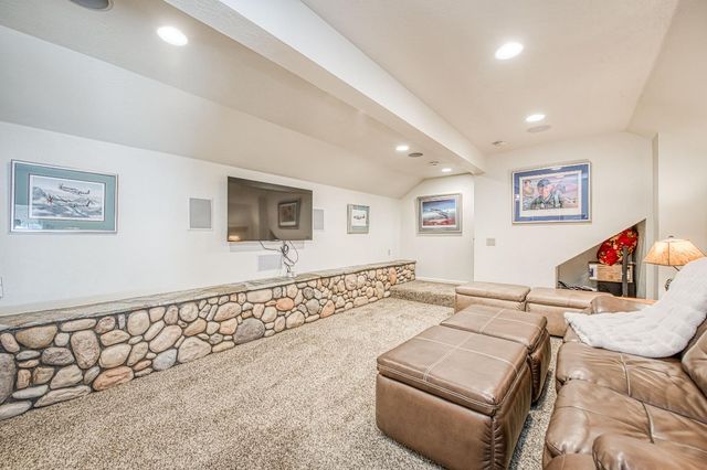 44455 Hillcrest Avenue, Shaver Lake, CA 93664