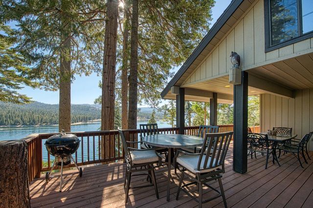 44455 Hillcrest Avenue, Shaver Lake, CA 93664