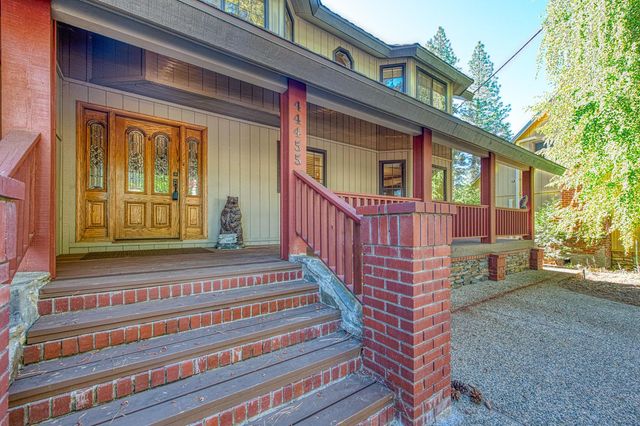 44455 Hillcrest Avenue, Shaver Lake, CA 93664