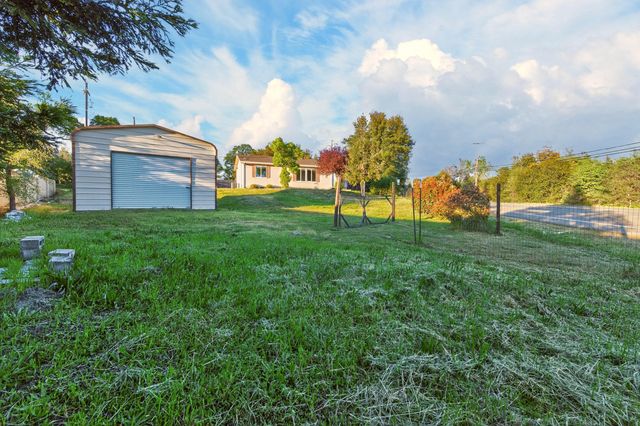 16755 Thompson Lane, Redding, CA 96001