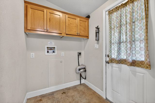 16755 Thompson Lane, Redding, CA 96001