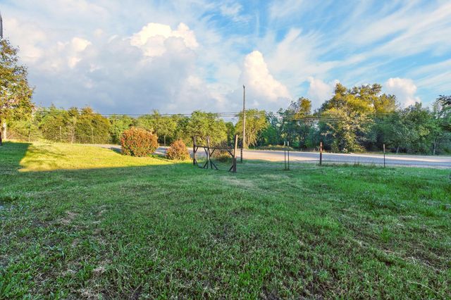 16755 Thompson Lane, Redding, CA 96001