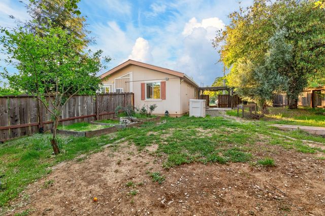 16755 Thompson Lane, Redding, CA 96001