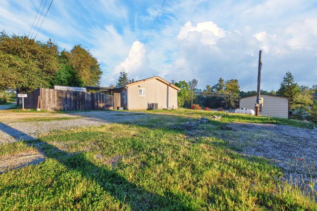 16755 Thompson Lane, Redding, CA 96001