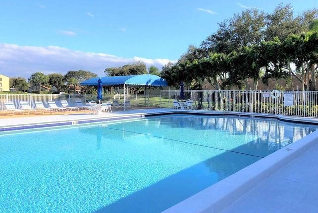 519 Shady Pine Way A2, Greenacres, FL 33415