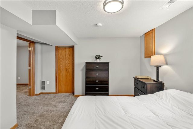 36 Western Terrace, Golden Valley, MN 55426