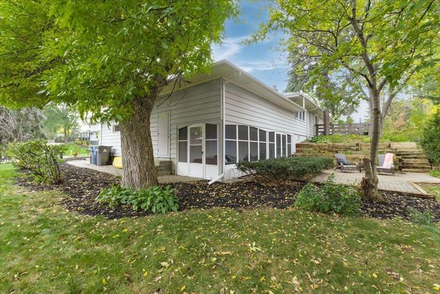 36 Western Terrace, Golden Valley, MN 55426