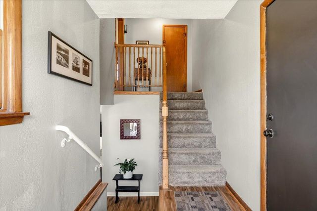 36 Western Terrace, Golden Valley, MN 55426