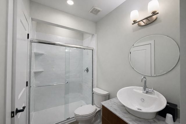 30 Market St 7, Lowell, MA 01852