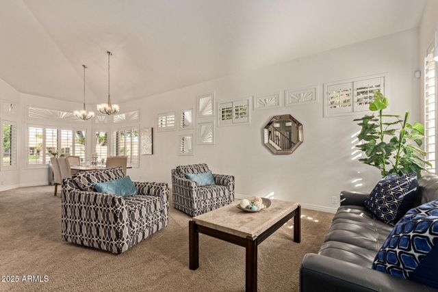 2012 E FREEPORT Lane, Gilbert, AZ 85234