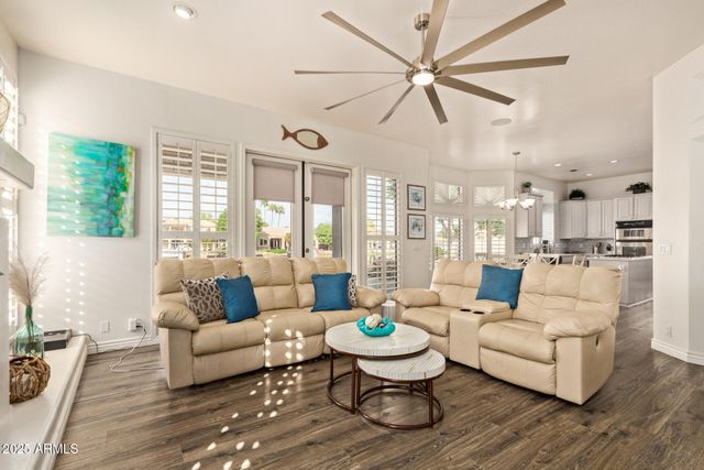 2012 E FREEPORT Lane, Gilbert, AZ 85234