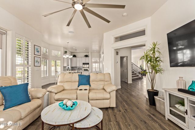 2012 E FREEPORT Lane, Gilbert, AZ 85234