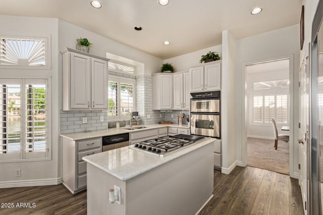 2012 E FREEPORT Lane, Gilbert, AZ 85234