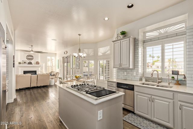 2012 E FREEPORT Lane, Gilbert, AZ 85234