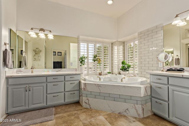 2012 E FREEPORT Lane, Gilbert, AZ 85234