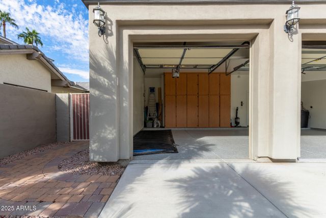 2012 E FREEPORT Lane, Gilbert, AZ 85234