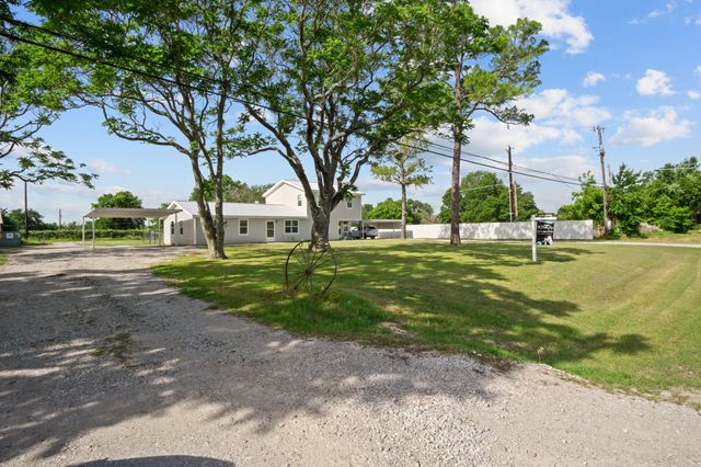 1060 E Reno Road, Reno, TX 76020