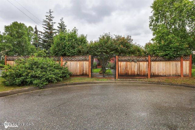 243 W 11th Avenue, Anchorage, AK 99501