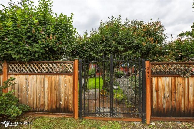 243 W 11th Avenue, Anchorage, AK 99501