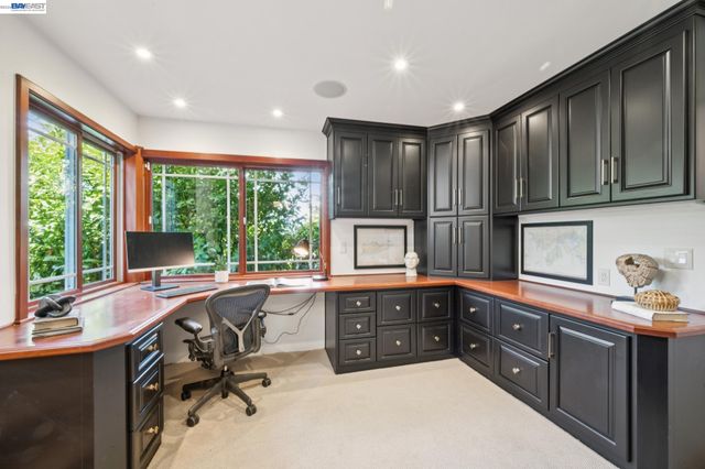 6427 ASCOT DR, Oakland, CA 94611